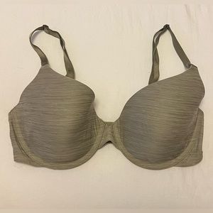 Victoria’s Secret green Uplift Semi Demi t shirt bra. Size 34D. Like new